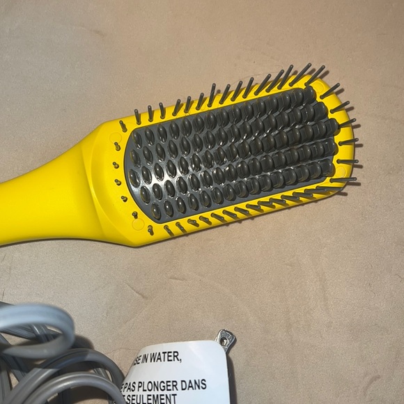 DryBar - Brush Crush Heated Straightening Brush - Picture 2 of 5